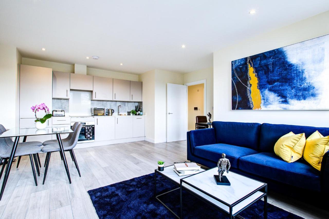 Cheam Hybrid Resi - London, Sutton With Onsite Car Parking 아파트 외부 사진