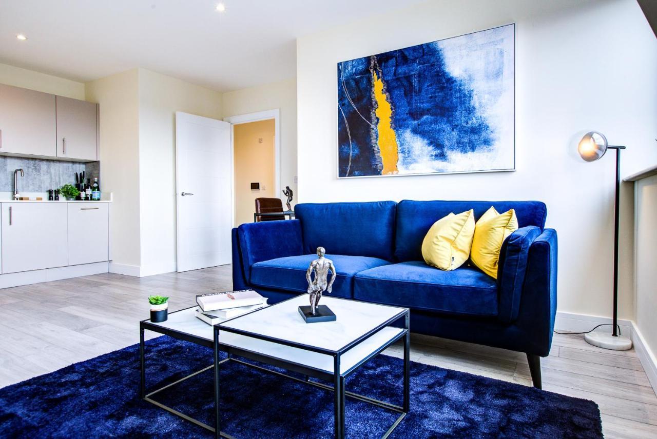 Cheam Hybrid Resi - London, Sutton With Onsite Car Parking 아파트 외부 사진